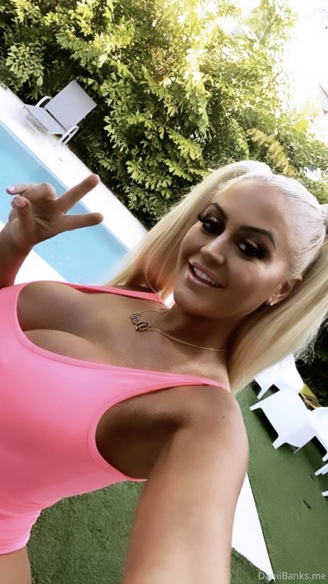 Danii Banks nice star photo