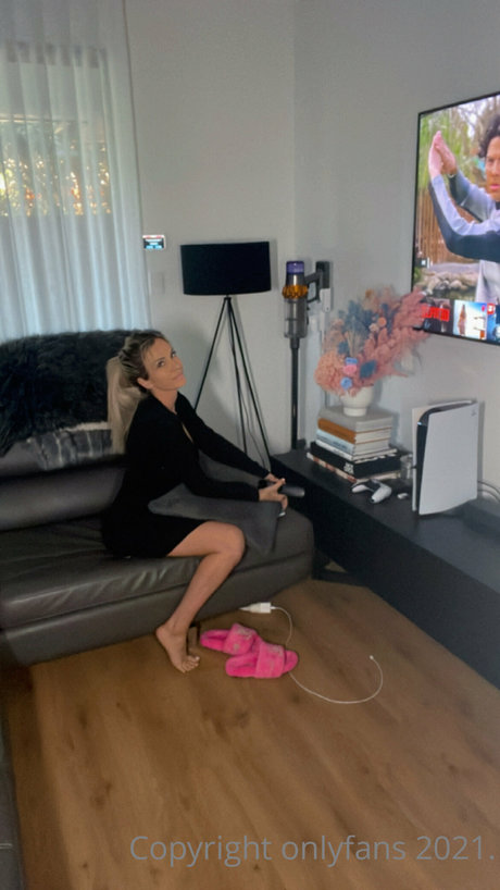 beautiful tits onlyfans exclusive image