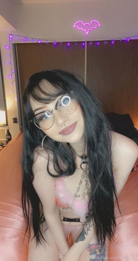 Hexmami free model photo