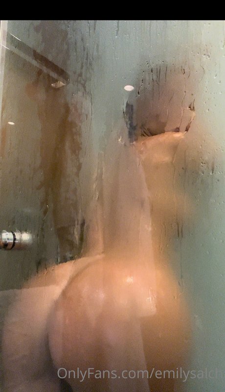 Emily Salch star naked photos