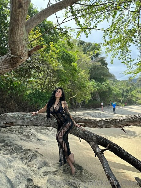 Kattdumont nude actress pic