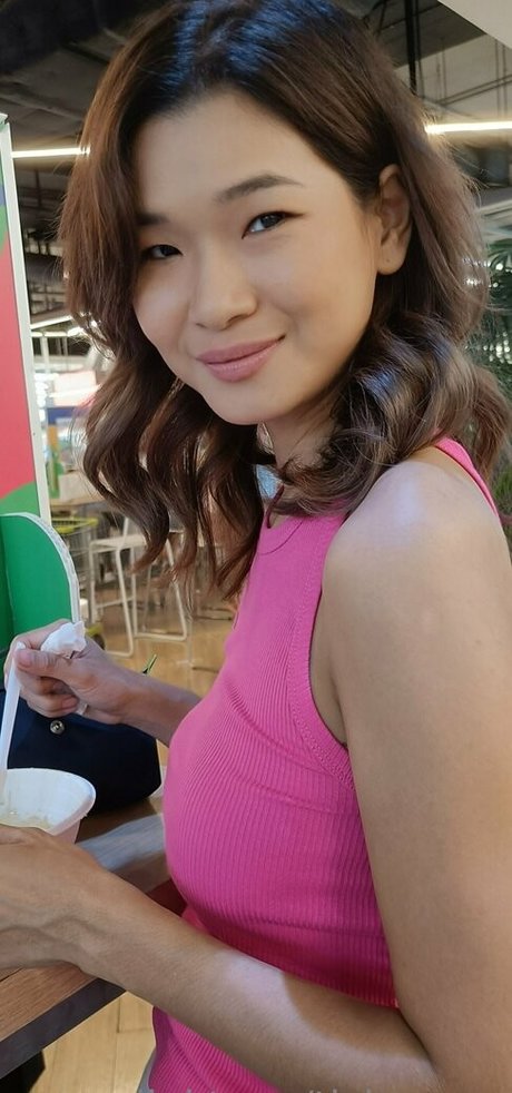 TickyPose erotic model photo