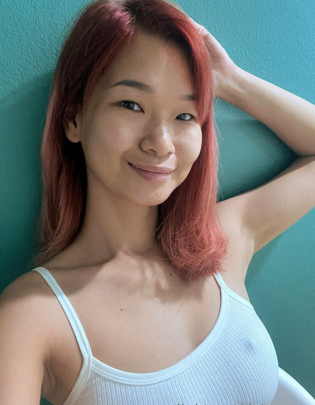 TickyPose naked model galleries