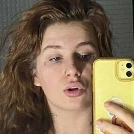 Sonic Milf model pornographic photos