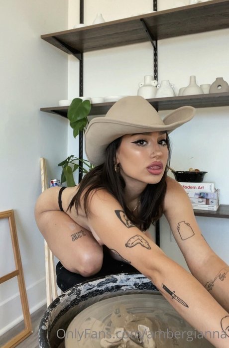 Amber Gianna star art archive