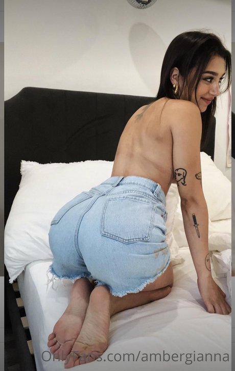 Amber Gianna high quality model pictures