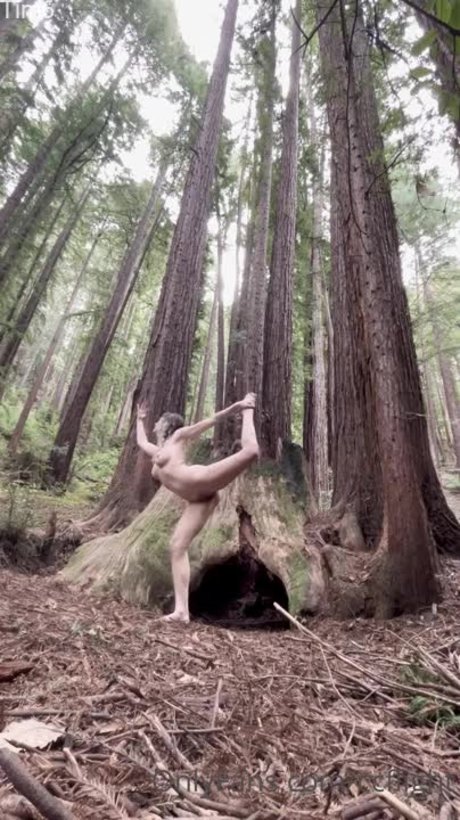 Cecily from Naked Bakers model best archive