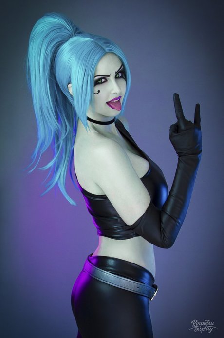 Kinpatsu Cosplay pornstar naked picture