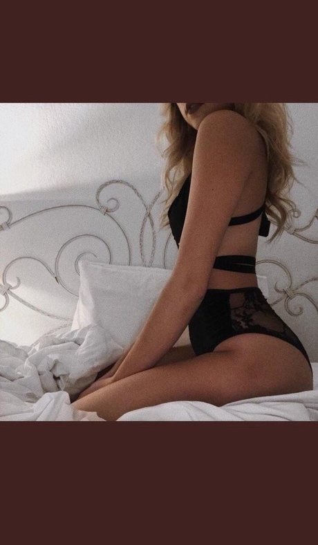 blonde shemale onlyfans free xxx photo