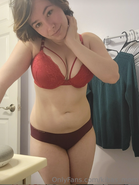 Kibas Mom model high quality pic