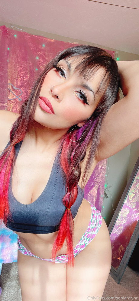 Soni Aralynn star perfect images