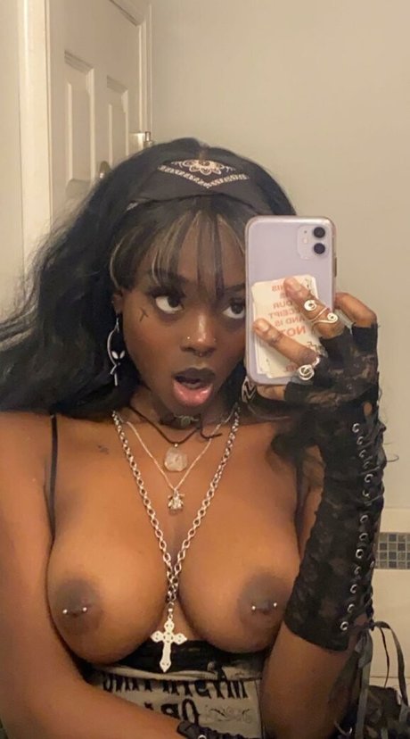 deadnaewalking model pretty image