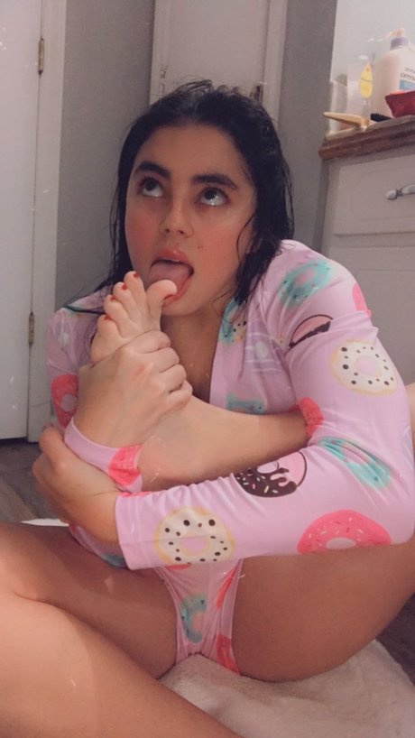 Holyyoly star exclusive photos