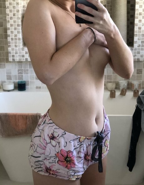 Catsefiro star nude img