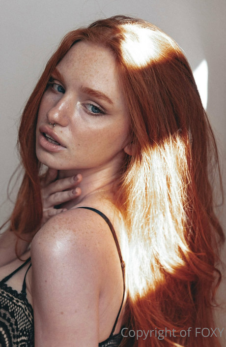 Myfoxyland porn actress image