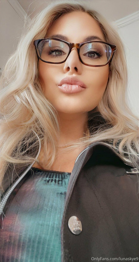 lunaskye9 star best photos