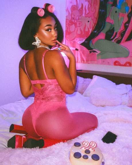 llleasy sexy star pictures