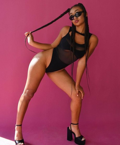 llleasy star hot archive