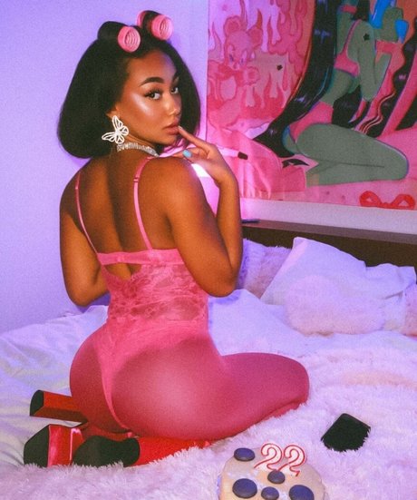 llleasy star xxx gallery