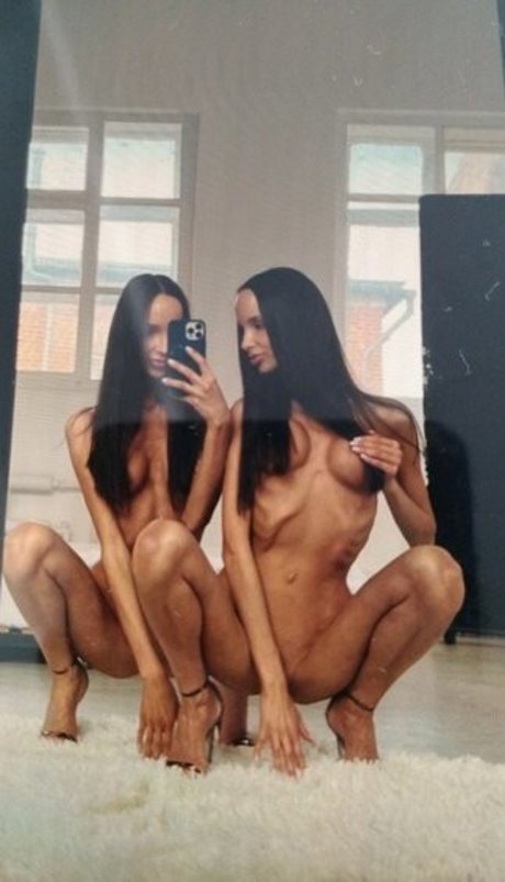 Adelalinka Twins pretty pornstar galleries