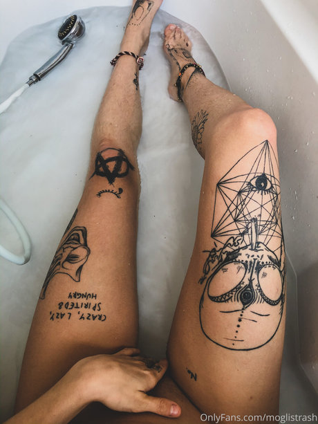 Itsmemogli naked star photos