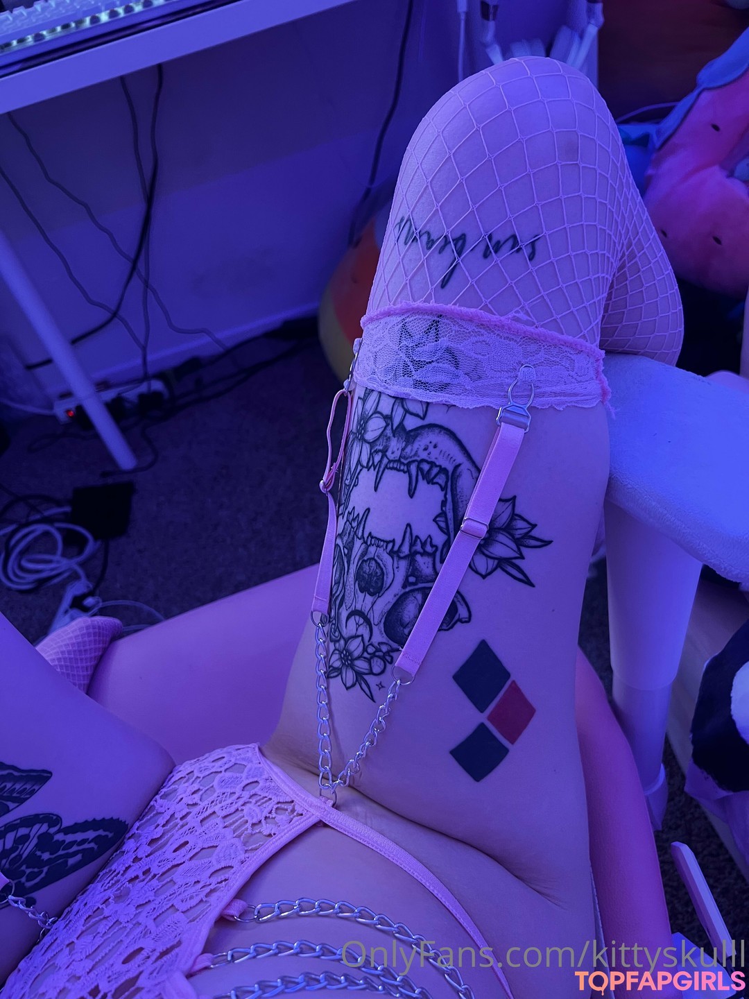 Caroline Carr_ hot actress picture