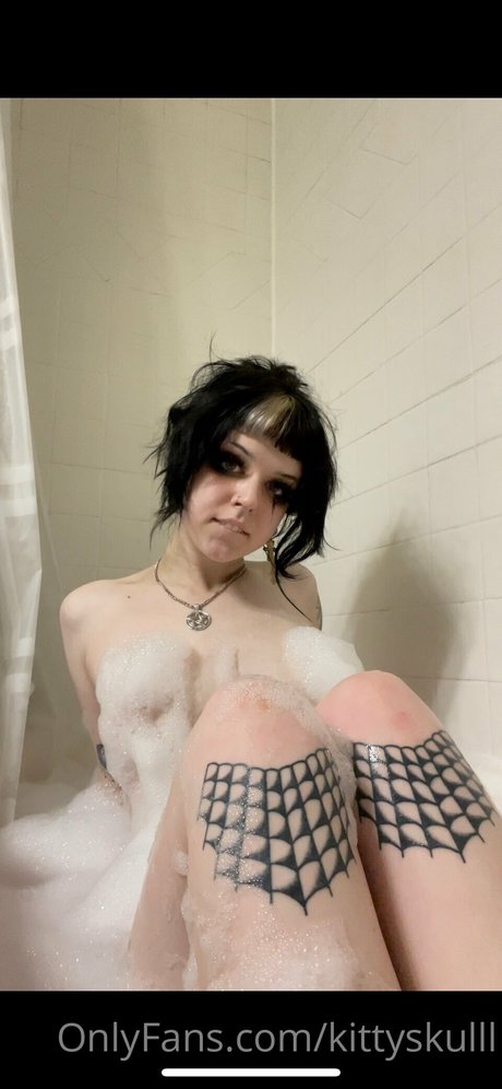 Caroline Carr_ hd actress photos