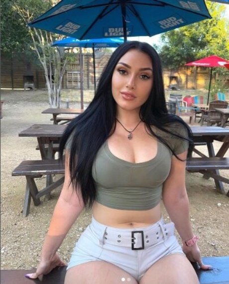 bxbbymaya nudes model photo