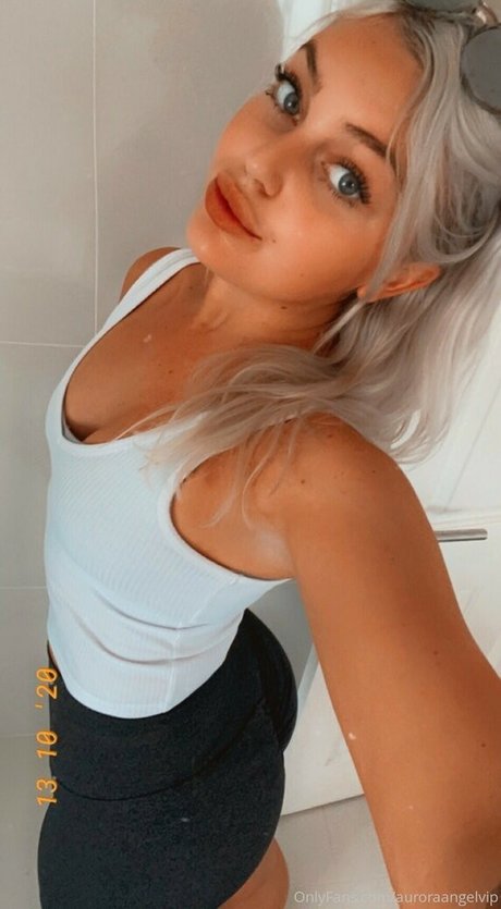 Aurora Angel hot actress img