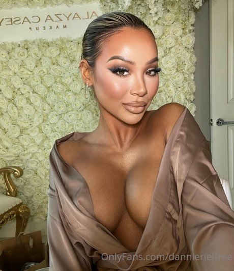 Dannie Riel nude star images