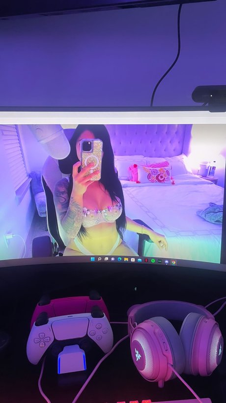 Lovely Linda actress photo