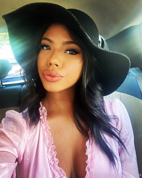 Nia Nacci pornographic actress images