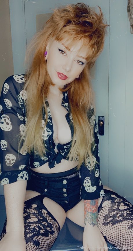 Skylarshark erotic model photo