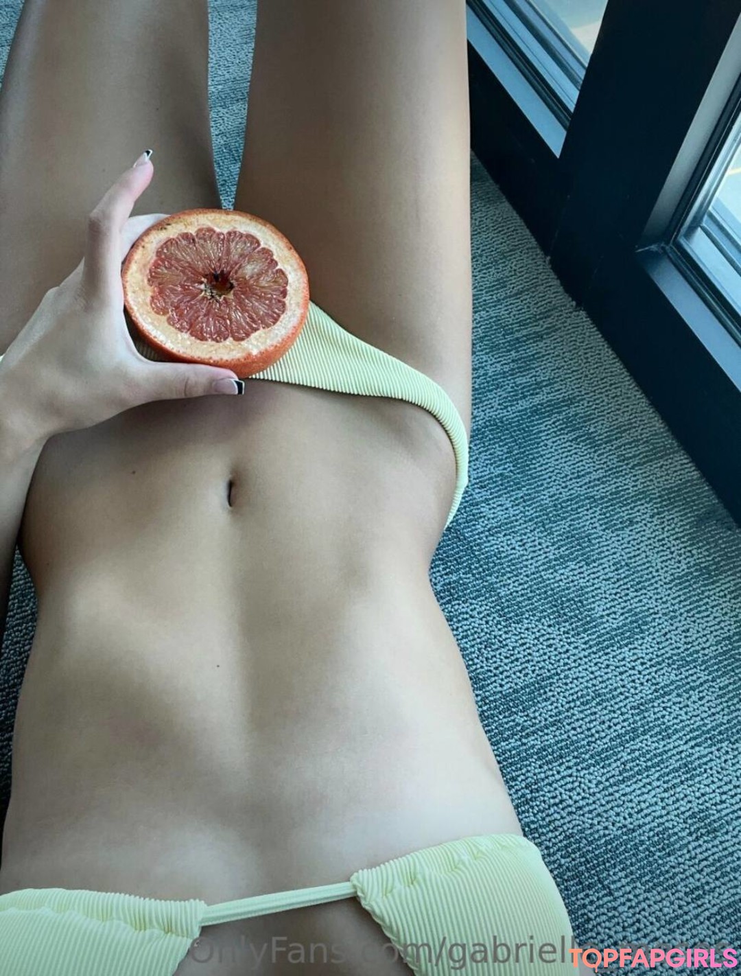 Gabrielle Moses pretty model picture