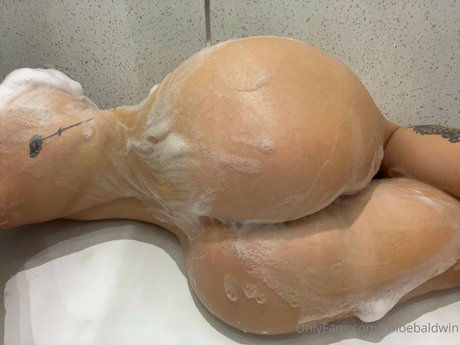 Chloe Baldwin exclusive model img