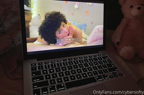 Cybersofty pretty pornstar image