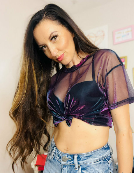 Sophia Smith naked actress photos