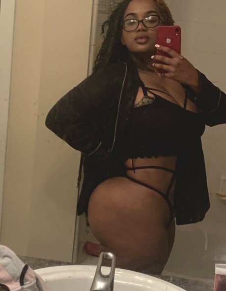 Raychiel pornstar sexy pic