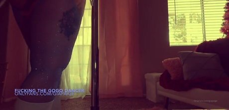 tattooed shemale onlyfans free naked photos