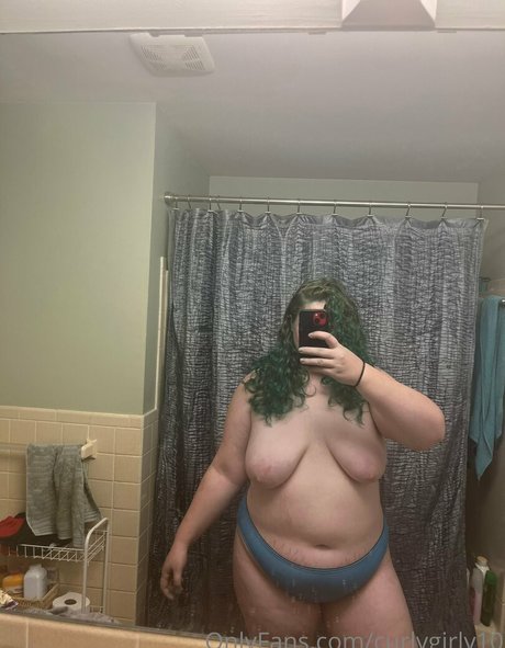 curlygirly10 Quick photo