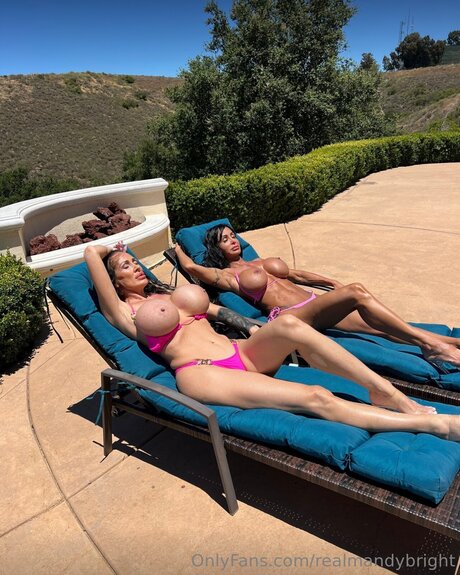 realmandybright naked star image