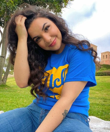 Obviously Queen erotic model archive