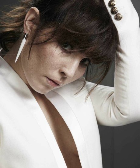 Noomi Rapace porn model pics