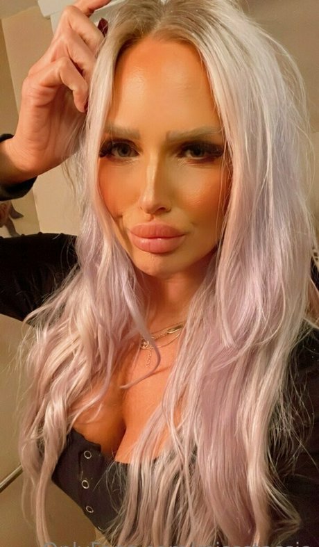 curvy muscle onlyfans exclusive pictures