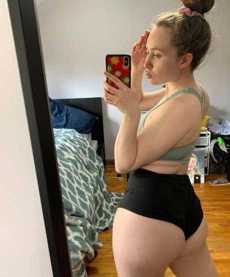 Alyssa Cleversey model images