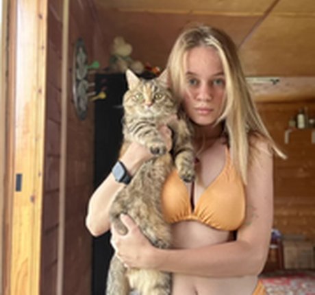 Dog Queen model pretty galleries