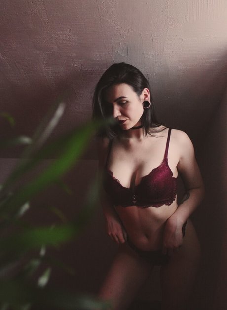 Chloe Ventura hot actress galleries