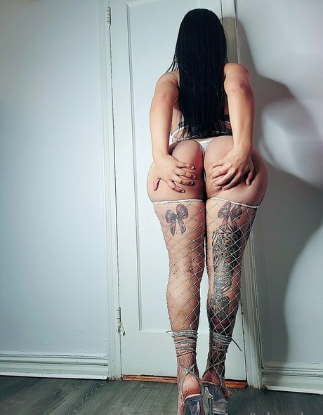 TSKendra naked model images