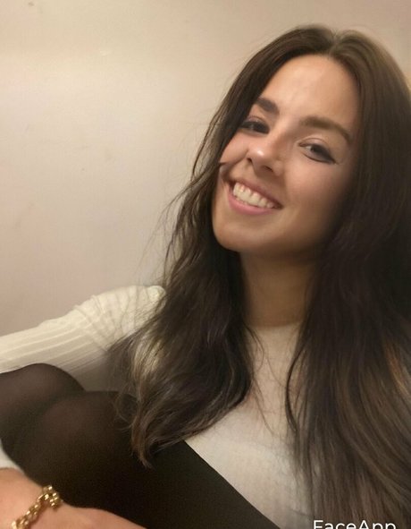 aussiesis naked actress picture