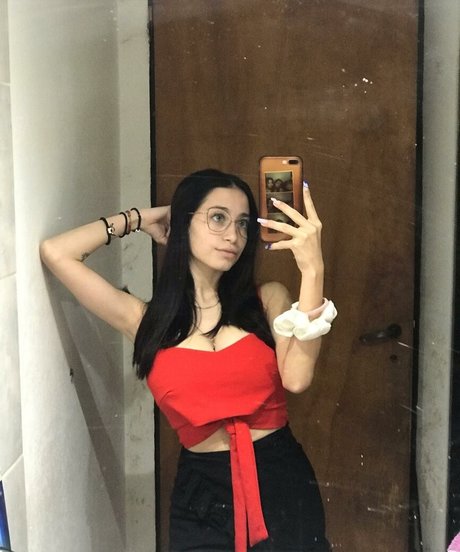 Milagros Seghi sexy model pic